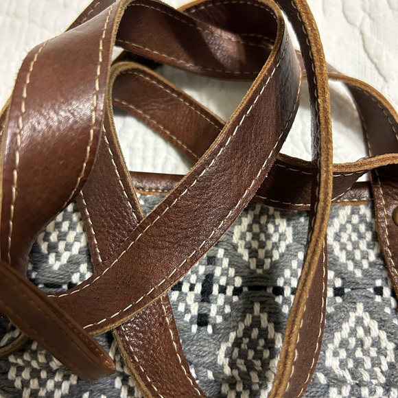 Myra Bag Handmade - Picture 8 of 11